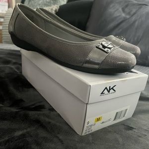 ANNE KLEIN SPORT (WORN ONCE!!!!)